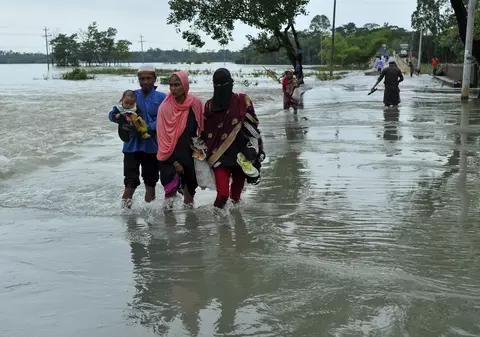 India se pregătește pentru ciclonul Dana. 100.000 de persoane de pe coasta de est, în curs de evacuare