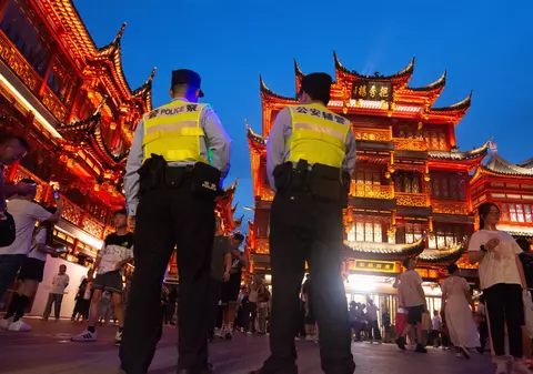 Persoanele din Shanghai costumate de Halloween au fost ridicate de pe străzi de polițiștii chinezi