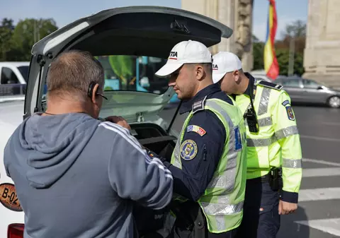Șofer urmărit de polițiști, în București, și adus înapoi la locul unde i-au făcut semn să oprească: „Am crezut că mi-ați zis să merg mai departe”