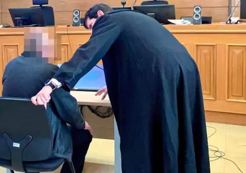 Român în lacrimi, când a primit condamnarea de 13 ani după gratii, în Austria: „La vârsta lui, pedeapsa este echivalentă cu închisoarea pe viață”