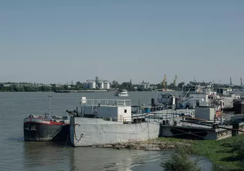 Grănicerii bulgari care au împușcat un căruțaș român pe Dunăre au tras 15 focuri de avertisment și au fost atacați cu furca, susține procuratura din Pleven