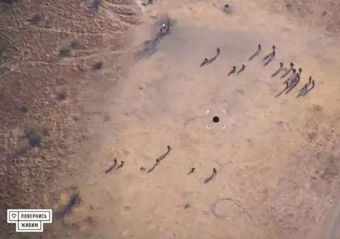 Soldați ruși ieșiți la antrenament în Zaporojie, reperați de drone ucrainene și distruși cu foc de artilerie | VIDEO