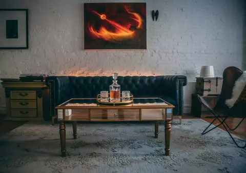 Stiluri de design interior care se potrivesc perfect cu mobilierul din lemn masiv: inspirație pentru Black Friday