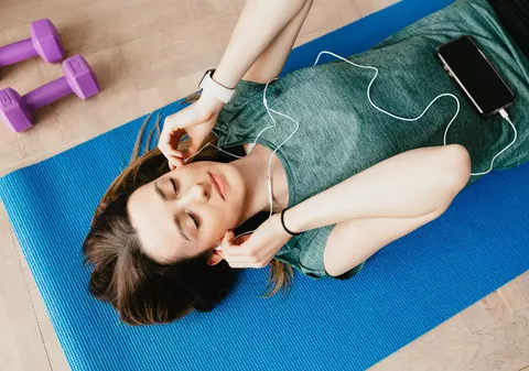 Top 5 aparate de fitness esențiale pentru a-ți amenaja o sală de sport acasă