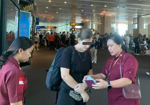 O turistă olandeză a fost deportată din Bali pentru că a refuzat să-și plătească micul dejun
