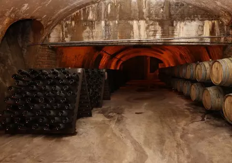 Avertismentul autorităților: „Nu puneți mustul la fermentat în spații închise”