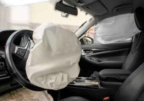 La ce viteză se declanşează airbagul