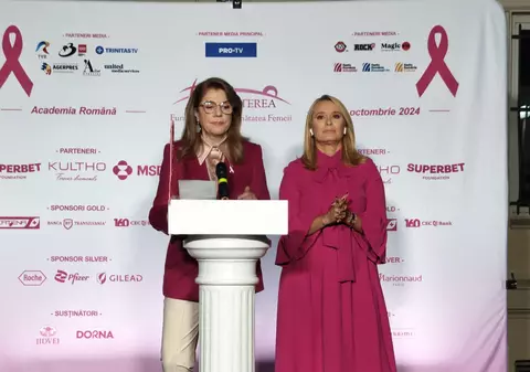 Academia Română, îmbrăcată în roz de Ziua Națională a luptei împotriva cancerului de sân