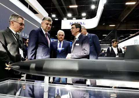 Reflexiv, despre șopingul militar 