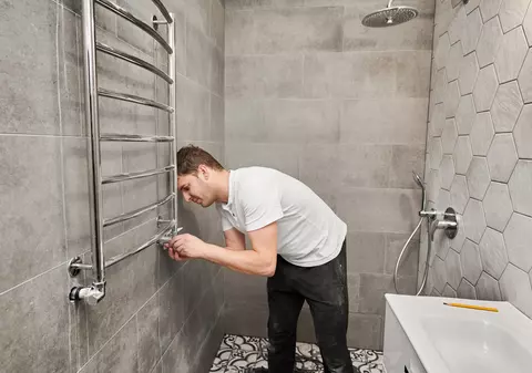 3 tipsuri pentru renovarea sau construirea băii în casa de la țară