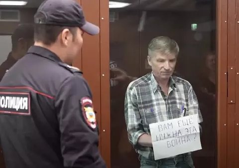 Un politician rus care a cerut pace în Ucraina a primit o nouă pedeapsă cu închisoarea pentru „justificarea terorismului”