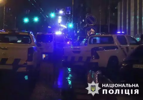 Focuri de armă într-un hotel din Kiev. O persoană a murit, iar alte două au fost rănite