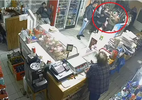 Ciobanul Petrică a fost bătut crunt într-un magazin din Sibiu. Venise să își cumpere țigări: „A intrat buluc peste mine”