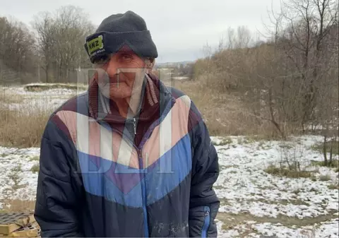 Un bărbat din Iași trăiește sub pământ, lângă pădurea Ciric. Are 14 copii, dar și-a găsit „colțul de liniște”