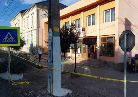 Bărbaţii care au aruncat în aer un bancomat în Arad au fost trimişi în judecată. Detalii din ancheta procurorilor