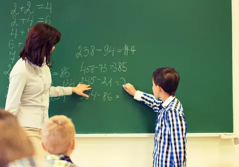 Care este diferenţa dintre cifră şi număr