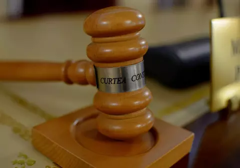 Curtea Constituțională a amânat pentru 2 decembrie decizia privind anularea primului tur al alegerilor prezidențiale