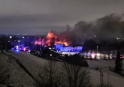 Un avion de marfă s-a prăbușit peste o clădire de lângă aeroportul Vilnius din Lituania