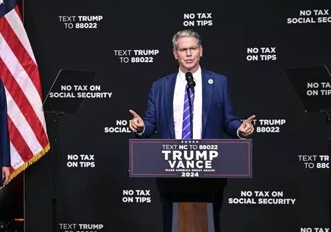 Donald Trump l-a ales pe miliardarul Scott Bessent pentru funcția de secretar al Trezoreriei