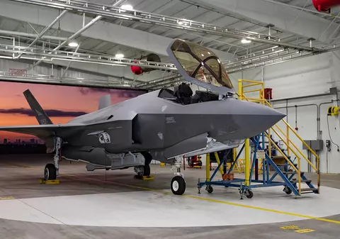 Klaus Iohannis a promulgat proiectul de lege privind cumpărarea a 32 de avioane F-35, cea mai scumpă achiziție din istoria Armatei Române