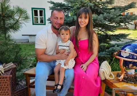 Marian Godină a devenit tată pentru a doua oară. Prima imagine cu bebelușul. „Felicitări și recuperare rapidă Georgianei!”