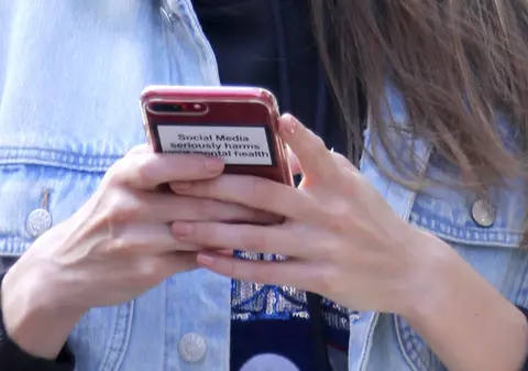 3,5 milioane de elvețieni, aproape jumătate din populația adultă, sunt dependenți de smartphone-uri: „Se numește nomofobie”