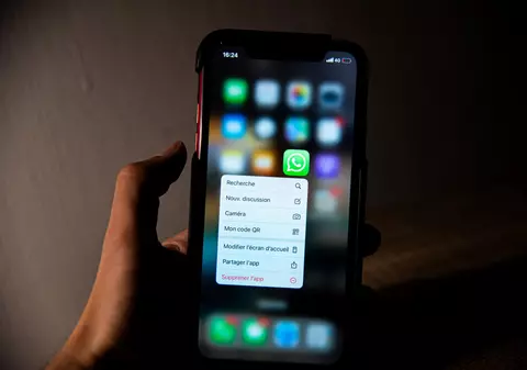 Verdictul într-un proces de crimă s-a amânat, după ce un judecător a fost surprins jucându-se pe telefonul mobil, în Germania