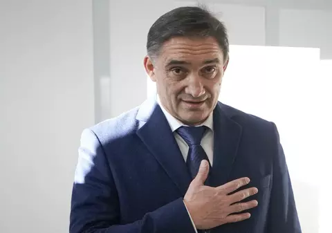 Alexandr Stoianoglo, primele declarații după ce a votat: „Pentru o Moldovă care va dezvolta relații cu Estul și cu Vestul”