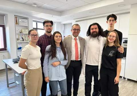 Cea mai mică inimă artificială din lume, creată la Iași, a fost premiată la competiția mondială HeartHackathon din Japonia