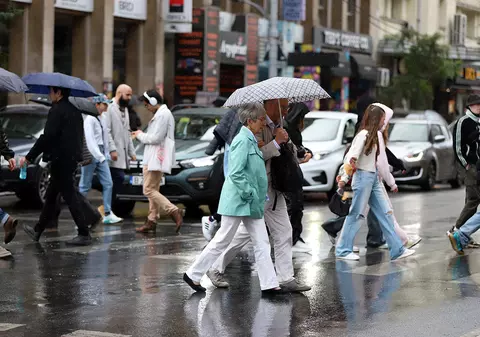 Meteorologii au anunțat cum va fi vremea în București. Vineri, maximele ating 13 grade Celsius