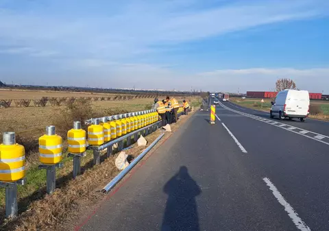 Parapet special pe role, montat pe „Drumul Morții” - DN2/E85, în Urechești