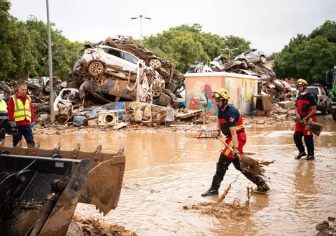 La o lună de la inundații, Spania introduce concediul plătit în caz de urgenţă climatică