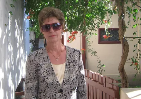 O profesoară din Focșani a murit după ce a fost lovită de o mașină de la salubritate, când șoferul mergea cu spatele