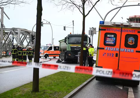 Șofer de TIR condamnat pentru că circula cu 18 km/h când a ucis o biciclistă: „S-a dat jos de la volan plângând și strigând”