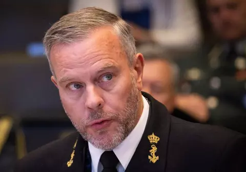 Un înalt oficial NATO le cere liderilor de afaceri să se pregătească pentru „scenariul de război”