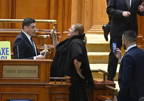 Simion și Șoșoacă sunt copiii lui Nicu și Marcel cu Iohannis