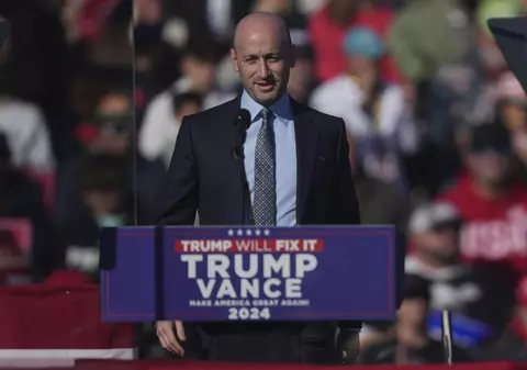 Donald Trump a decis ca Stephen Miller, un adept al reformelor dure privind imigraţia, să fie şef-adjunct al politicii în noua administraţie