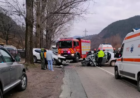 Două persoane au murit și alte două au fost rănite grav într-un accident în Buzău