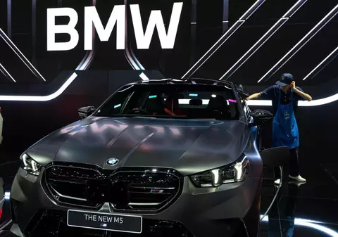 BMW a concediat angajații care au vândut mașini de lux în Rusia, în ciuda interdicțiilor UE