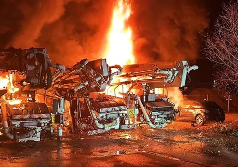 17 camioane și betoniere s-au făcut scrum într-o singură noapte, în Berlin