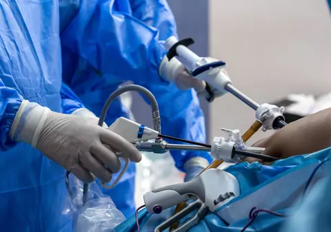 Ce înseamnă când visezi operație