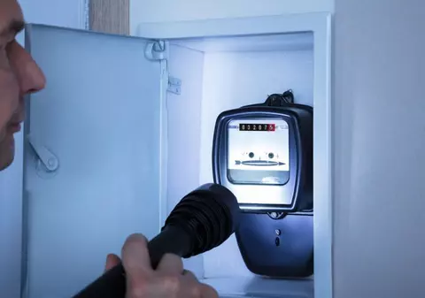 Motivul pentru care românii primesc facturi pe minus la energie electrică. Ce se întâmplă din aprilie 2025