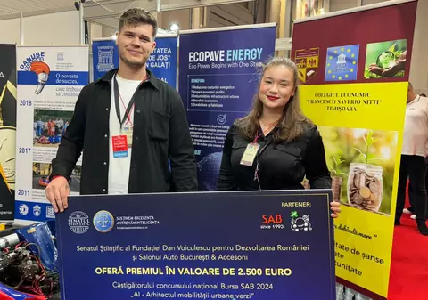 Doi elevi din Timișoara propun un sistem de transformare a pașilor în energie electrică: „Sunt ca niște plăcuțe de gresie”
