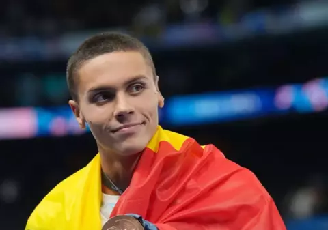 David Popovici, mesaj în ziua alegerilor parlamentare: „Astăzi votăm. La mulţi ani, România!”