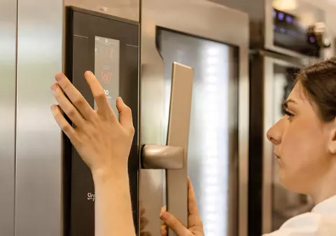 De ce să investești într-un cuptor gastronomic profesional?