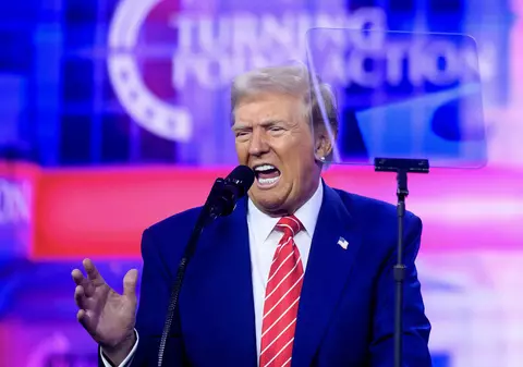 Donald Trump spune că se va întâlni cu Vladimir Putin: „Trebuie să punem capăt acestui război”