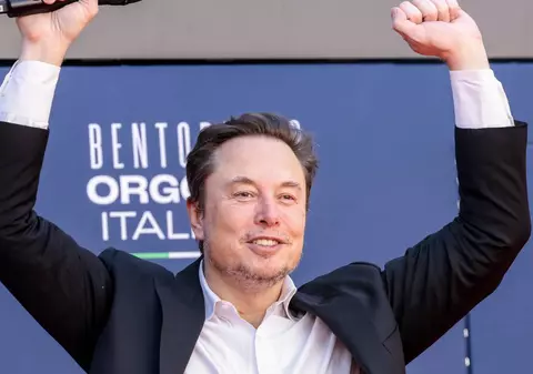 Elon Musk a devenit prima persoană din lume a cărei avere depășește 400 de miliarde de dolari