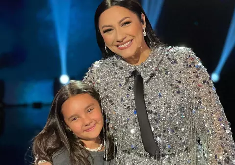 Cum a apărut Eva Măruță la concertul Andrei din Bacău. Anunțul făcut de cântăreață când fetița ei a urcat pe scenă: „Vine o parte din inima mea”