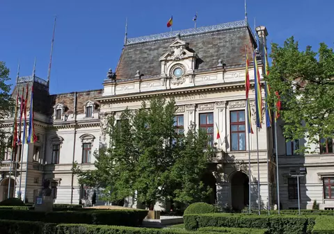 Angajați ai Primăriei Iași își pierd locurile de muncă, în urma unei decizii judecătorești. Printre ei sunt și directori