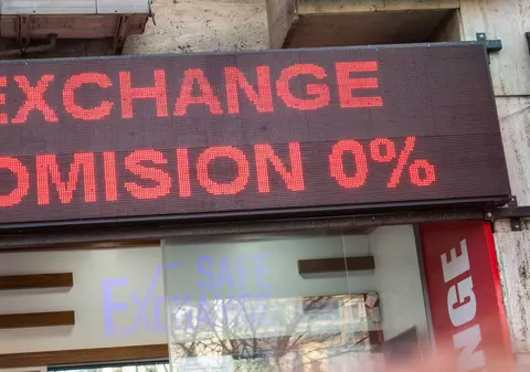 Moneda națională scade, euro este cotat la 5,25 de lei. Cursul BNR, marți, 2 iunie 2026
